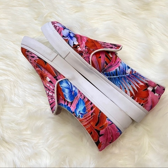 NIKE WOMEN'S COURT ROYALE SLIP-ON SHOE SZ 9.5 - Picture 3 of 8